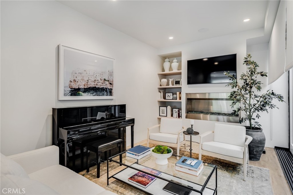 428 Fernleaf Avenue
