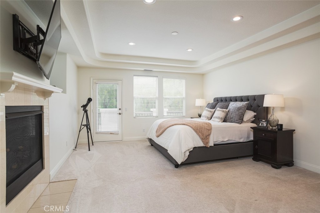 8 Hubbard Way