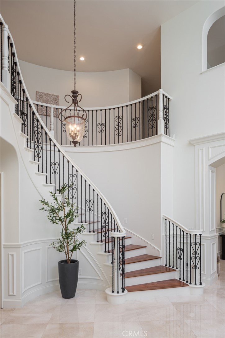 8 Hubbard Way