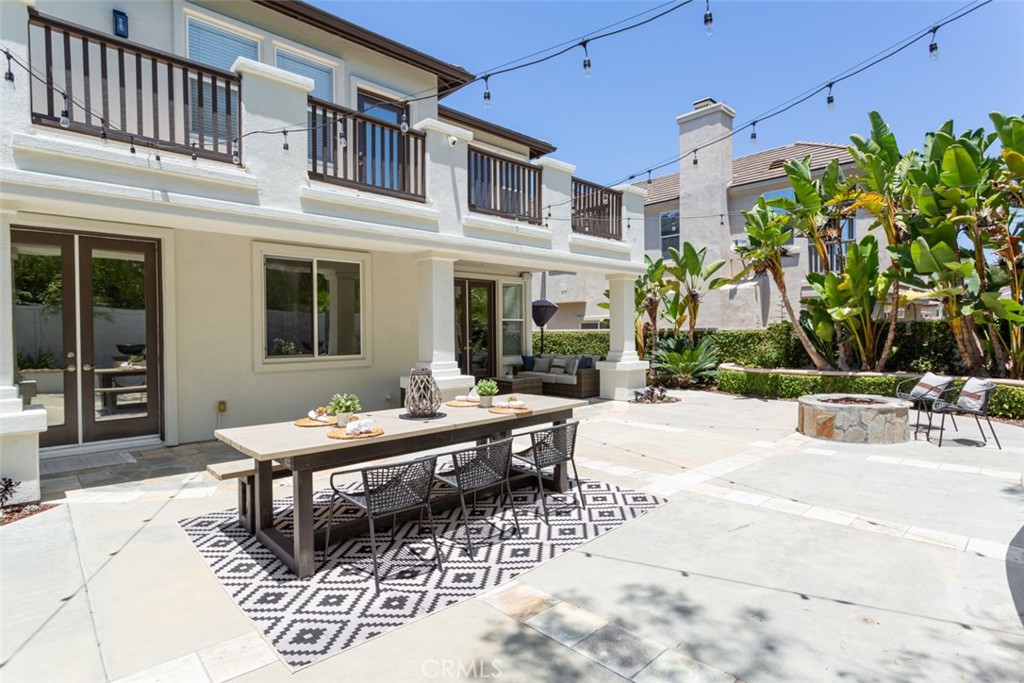 8 Hubbard Way