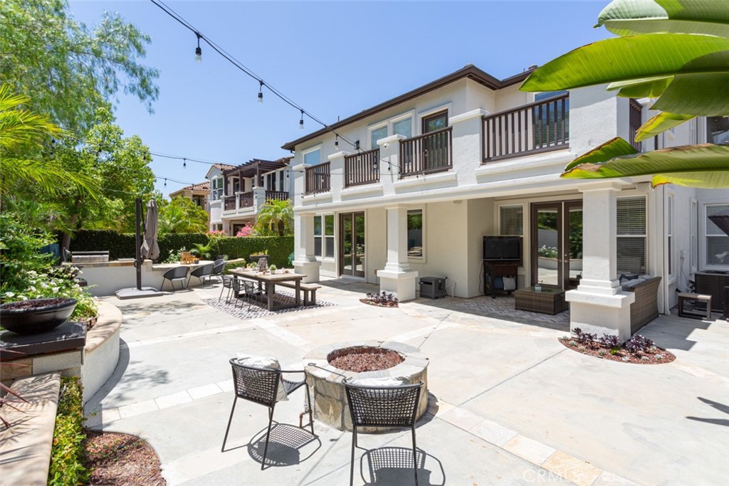 8 Hubbard Way