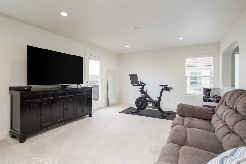 8 Hubbard Way