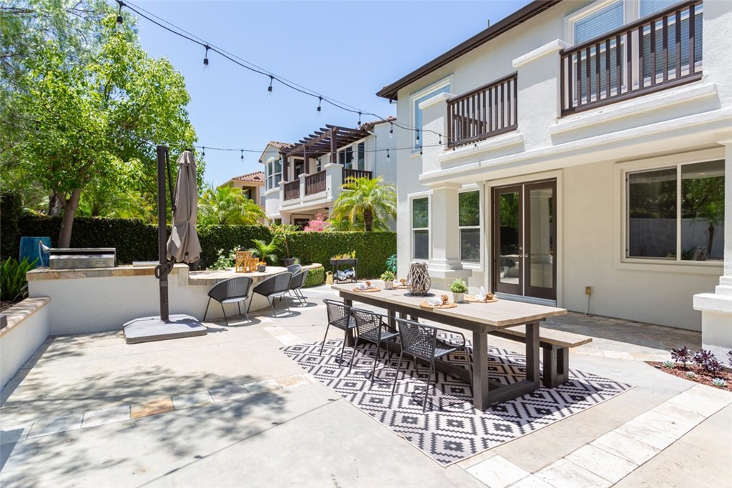 8 Hubbard Way