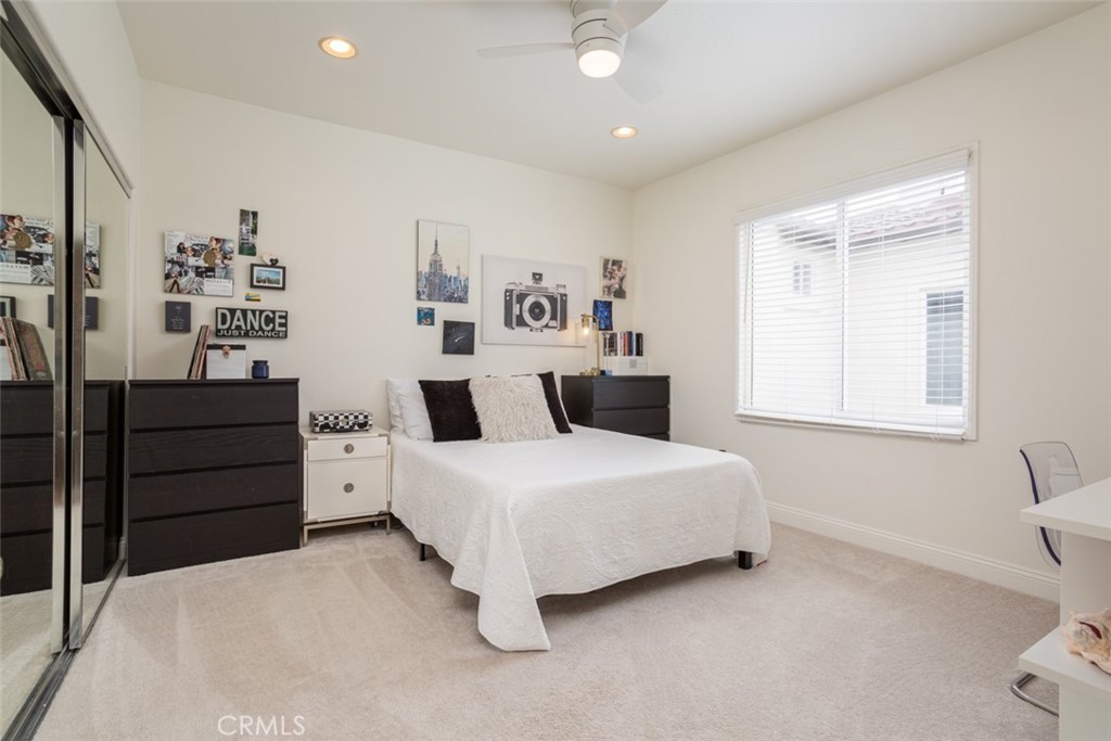 8 Hubbard Way