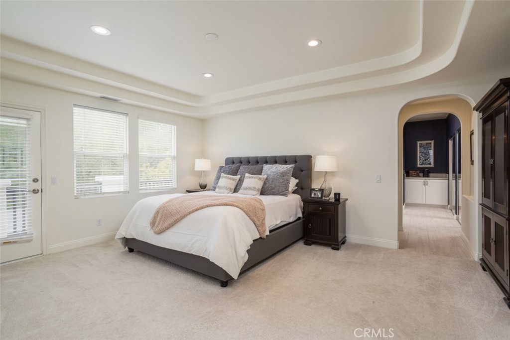 8 Hubbard Way