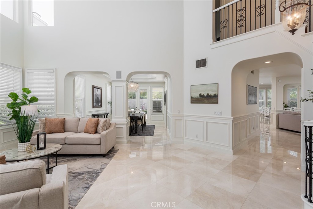 8 Hubbard Way