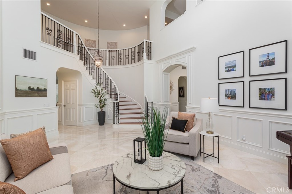 8 Hubbard Way