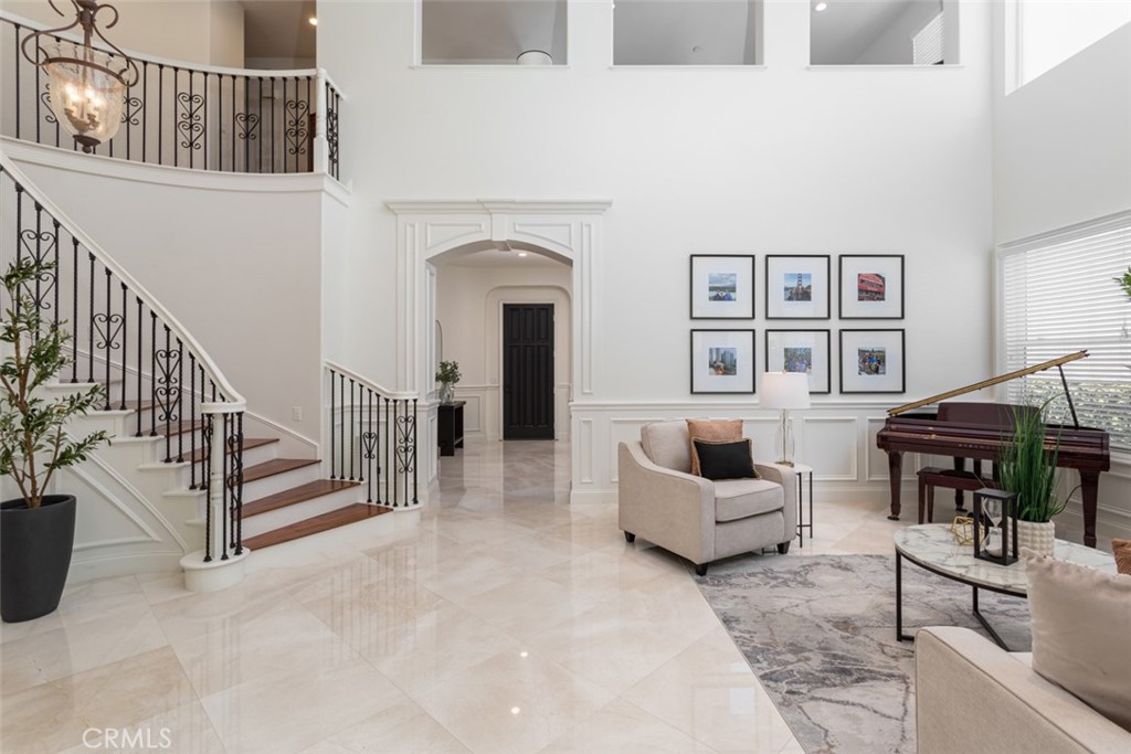 8 Hubbard Way
