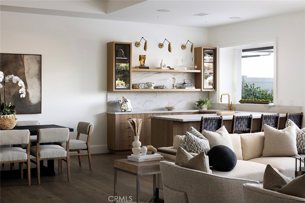 702 Saint James Place