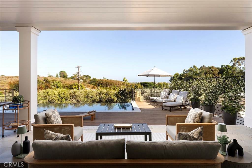 702 Saint James Place