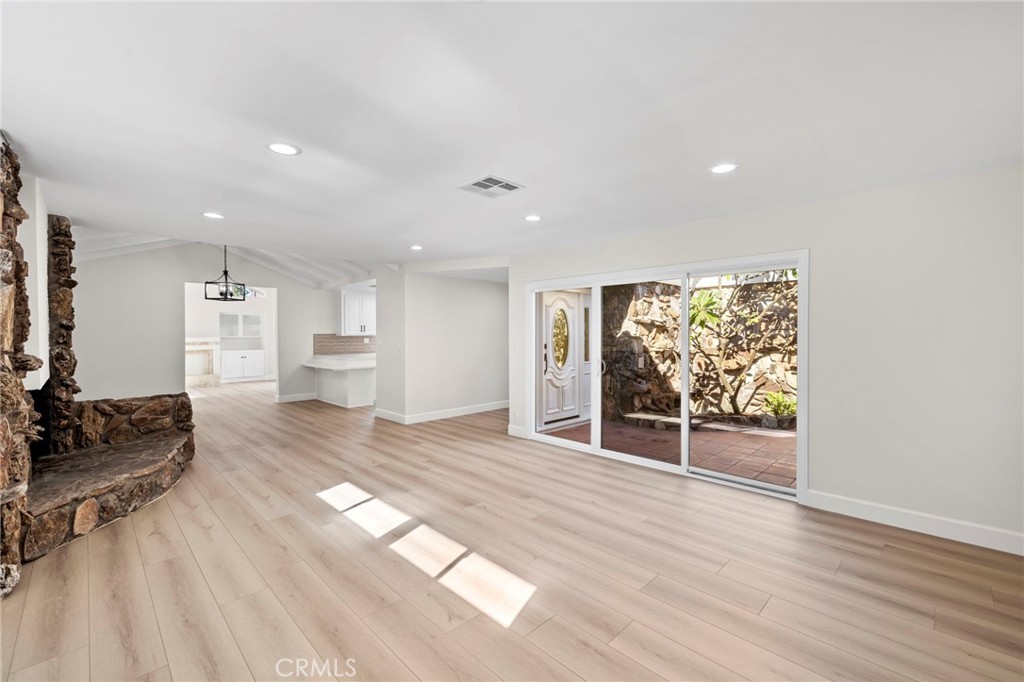 9351 Leilani Dr