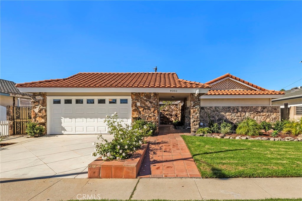9351 Leilani Dr