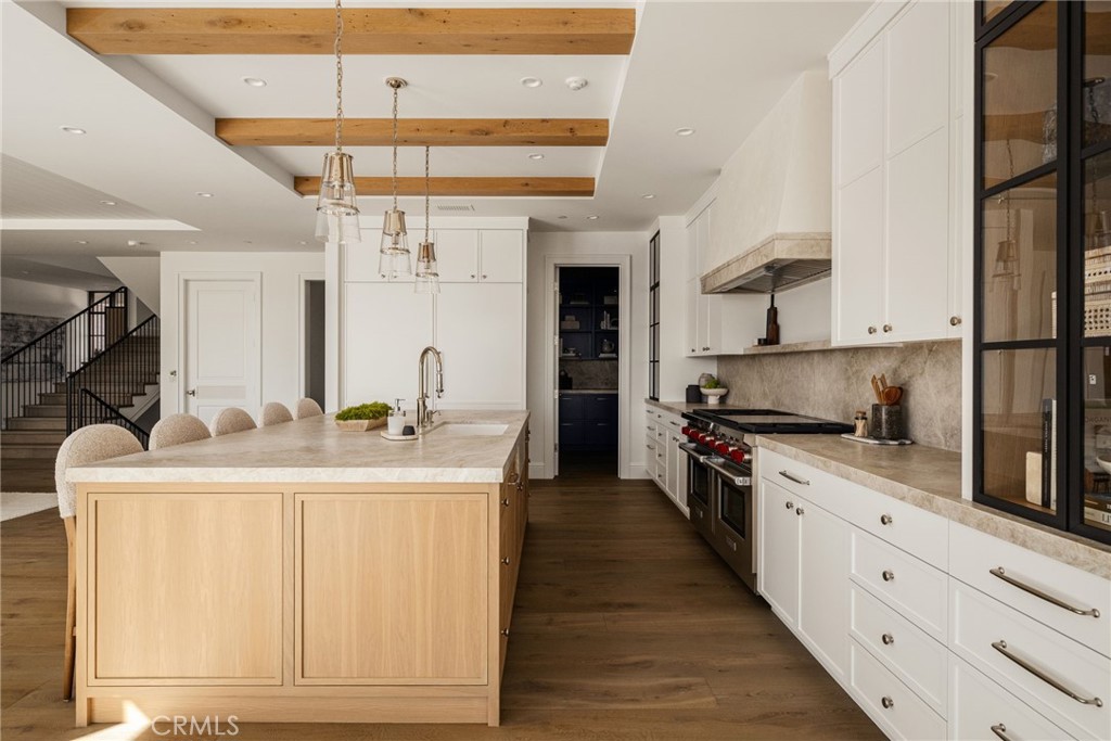 702 Saint James Place