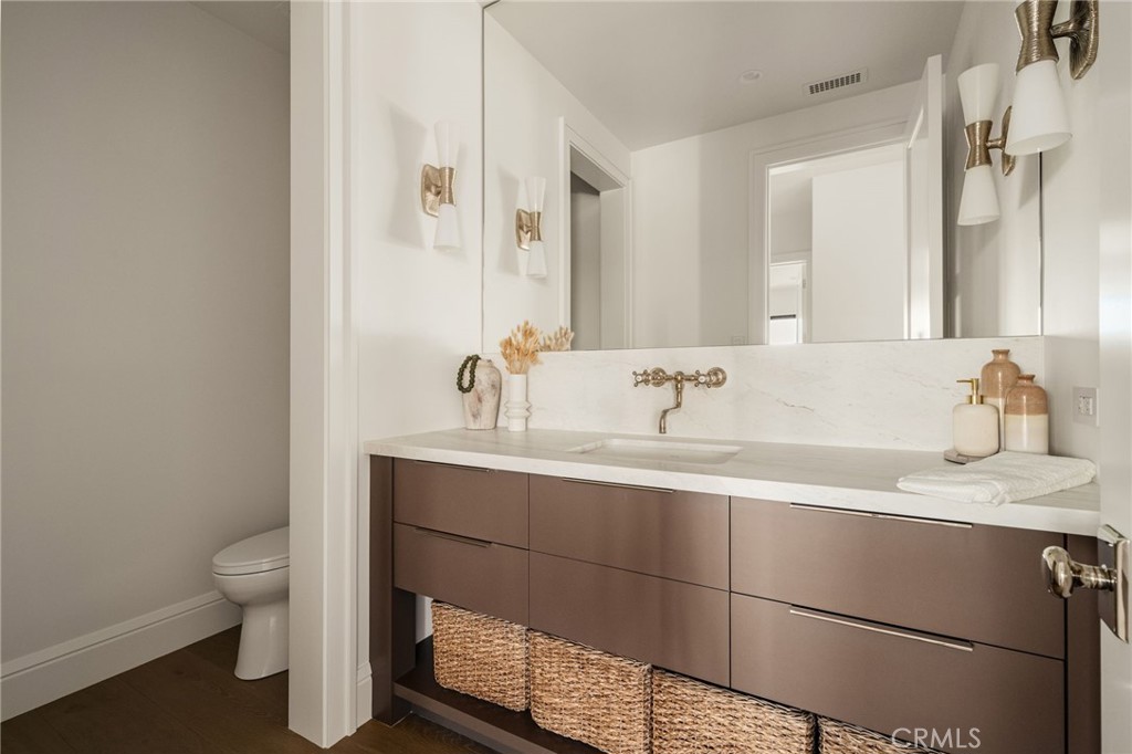 702 Saint James Place