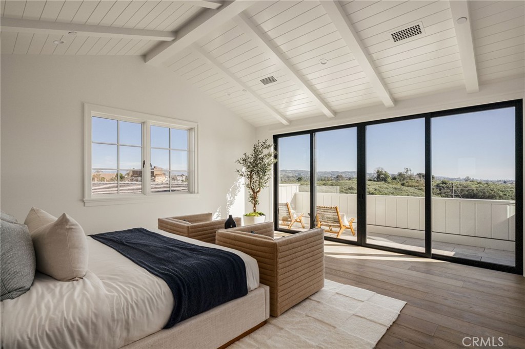 702 Saint James Place