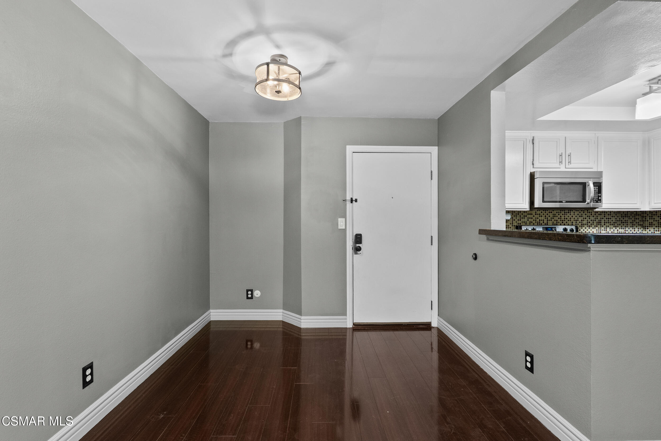 22100 Burbank Boulevard, 348e