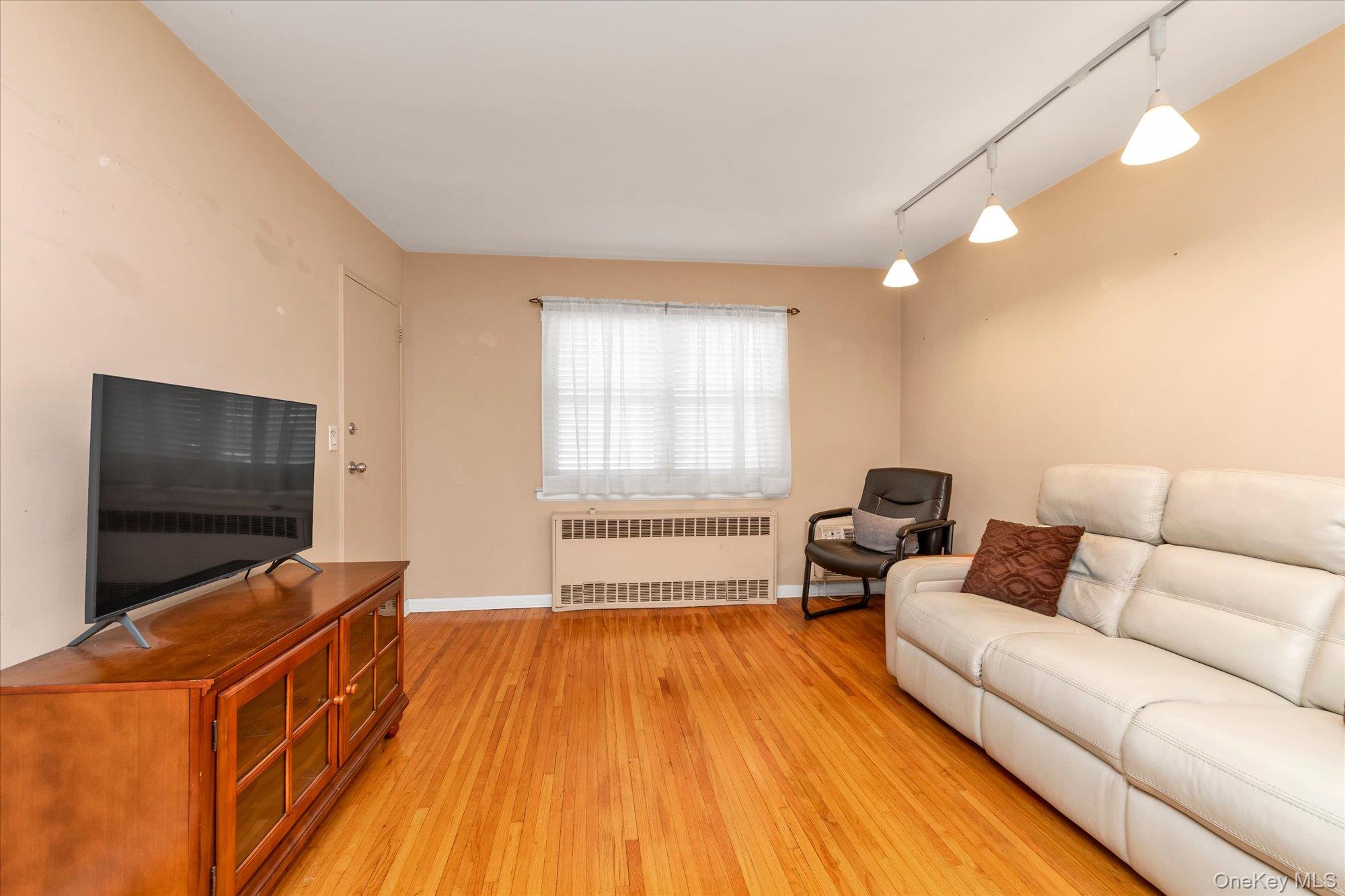 415 Merrick Road Unit: 1L