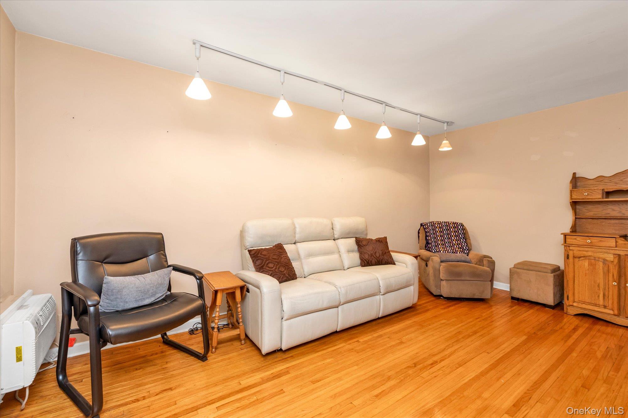 415 Merrick Road Unit: 1L