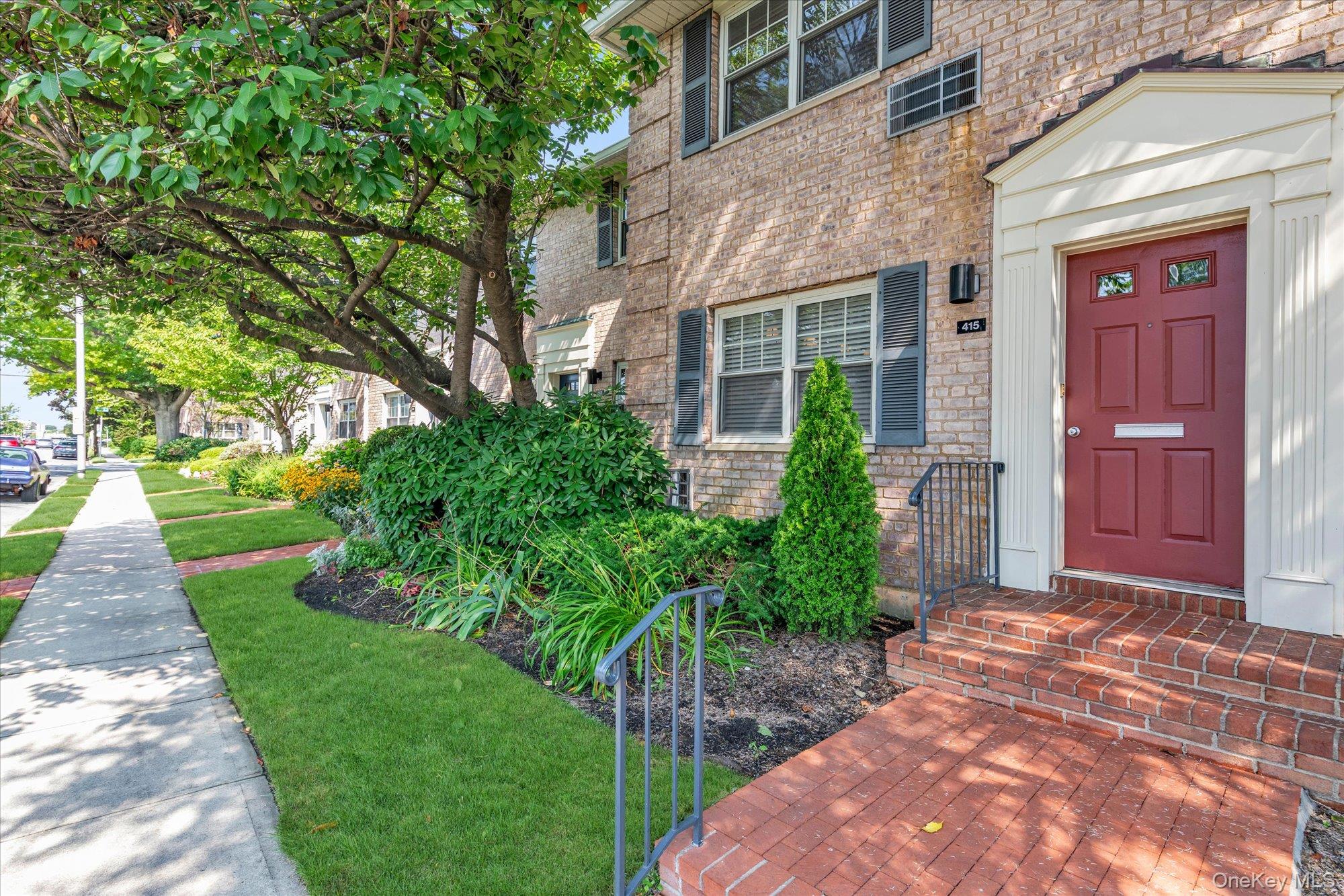 415 Merrick Road Unit: 1L