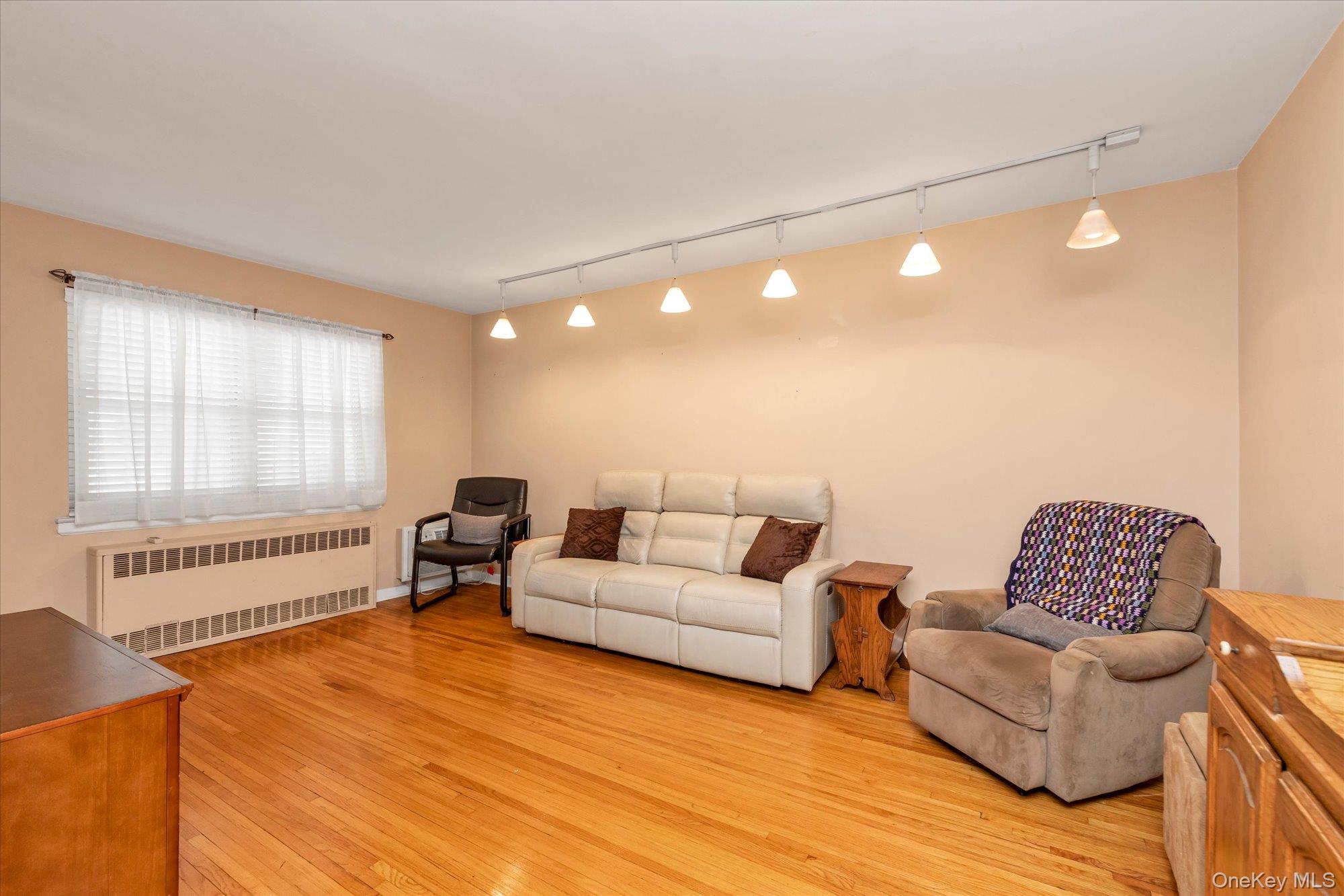 415 Merrick Road Unit: 1L