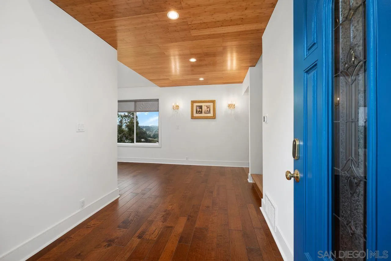 7901 Avenida Kirjah