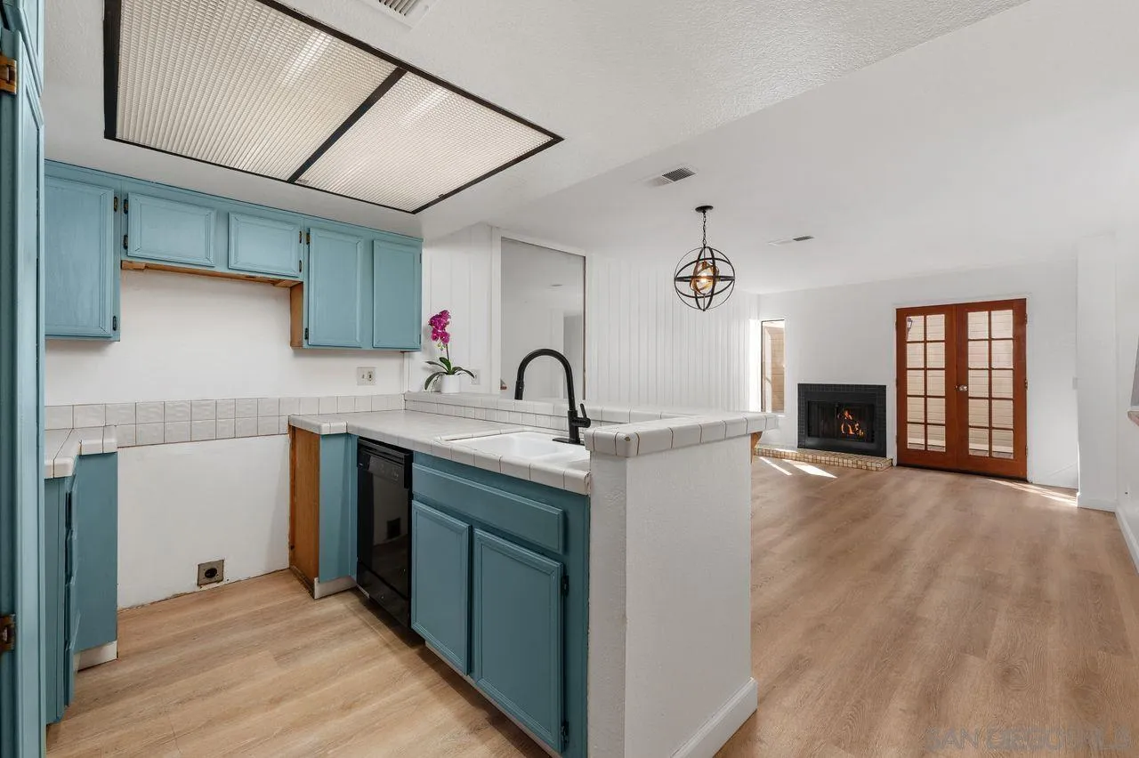 9250 Towne Centre Drive Unit 6