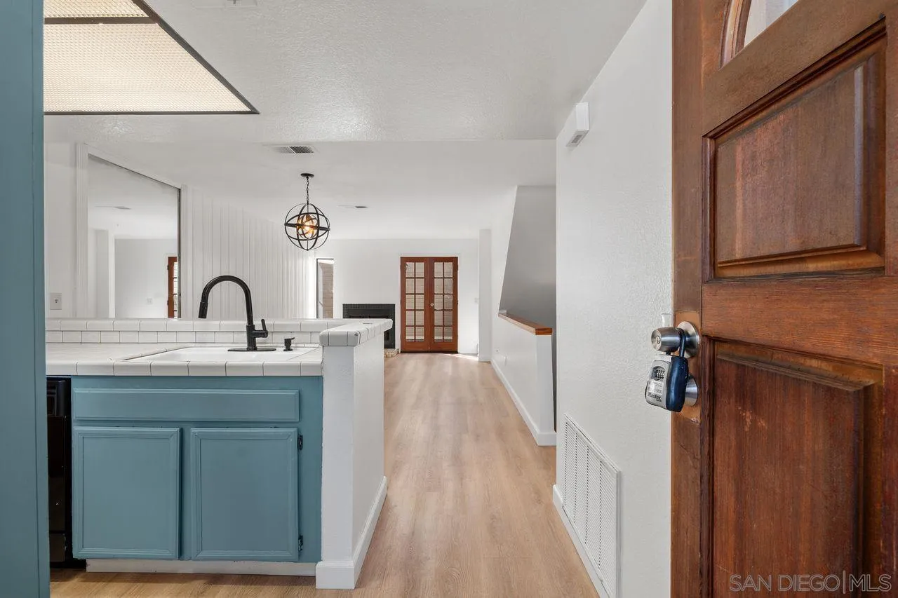 9250 Towne Centre Drive Unit 6
