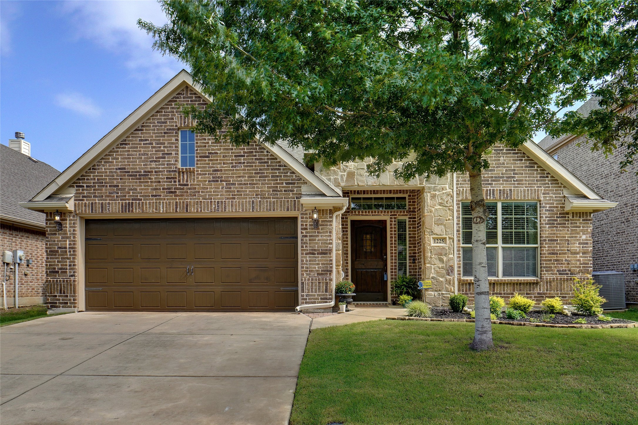 1225 Realoaks Drive