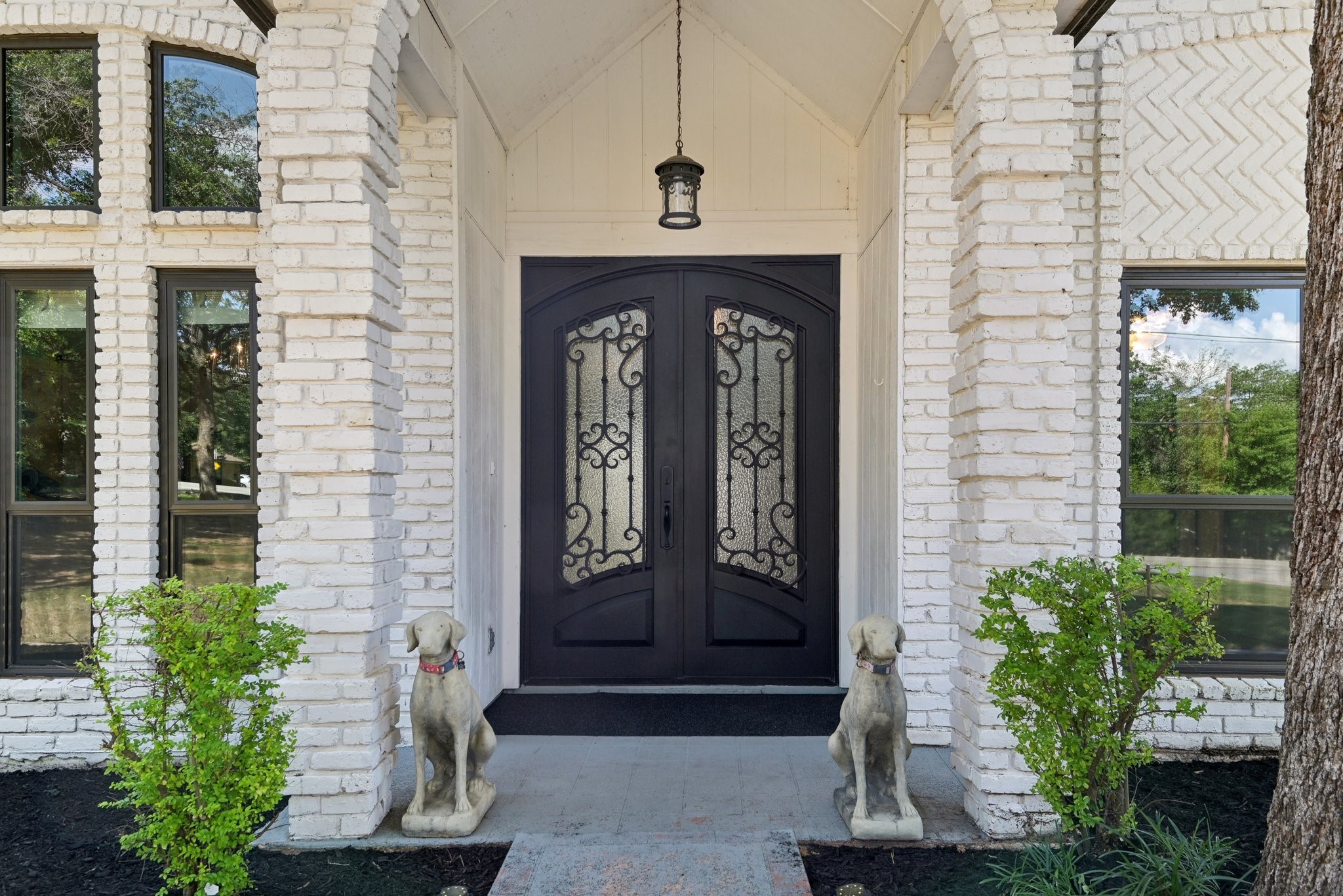 1510 N Pearson Lane