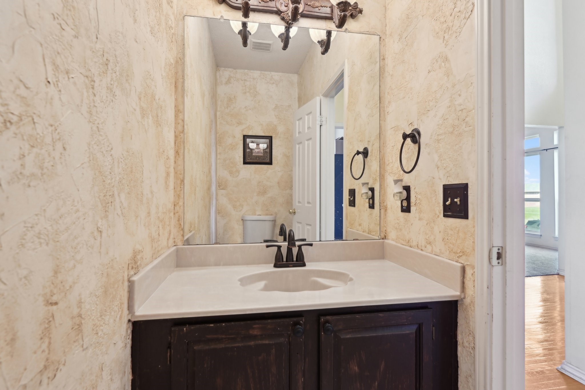 684 Chisholm Trail
