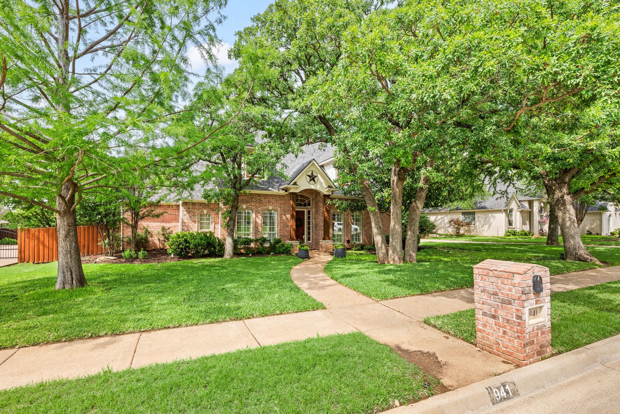941 Canterbury Lane