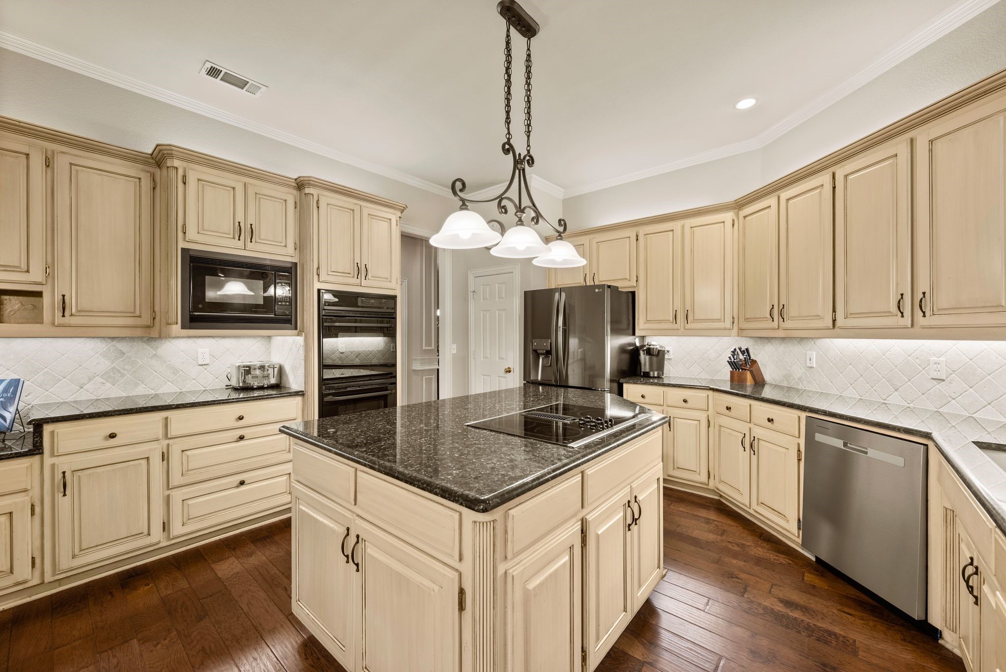 941 Canterbury Lane