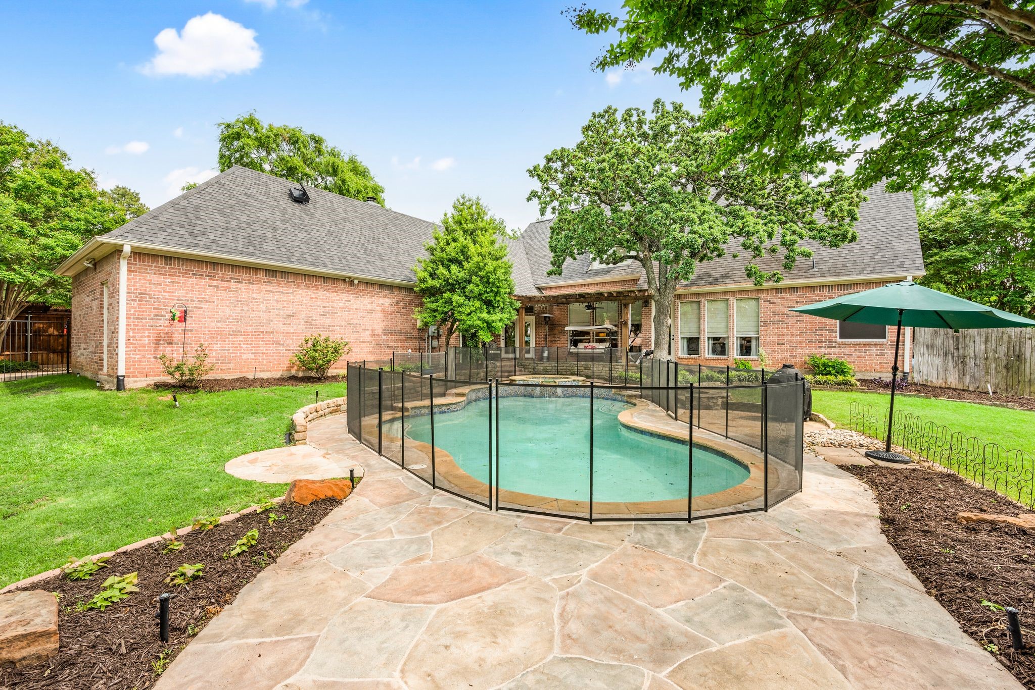 941 Canterbury Lane