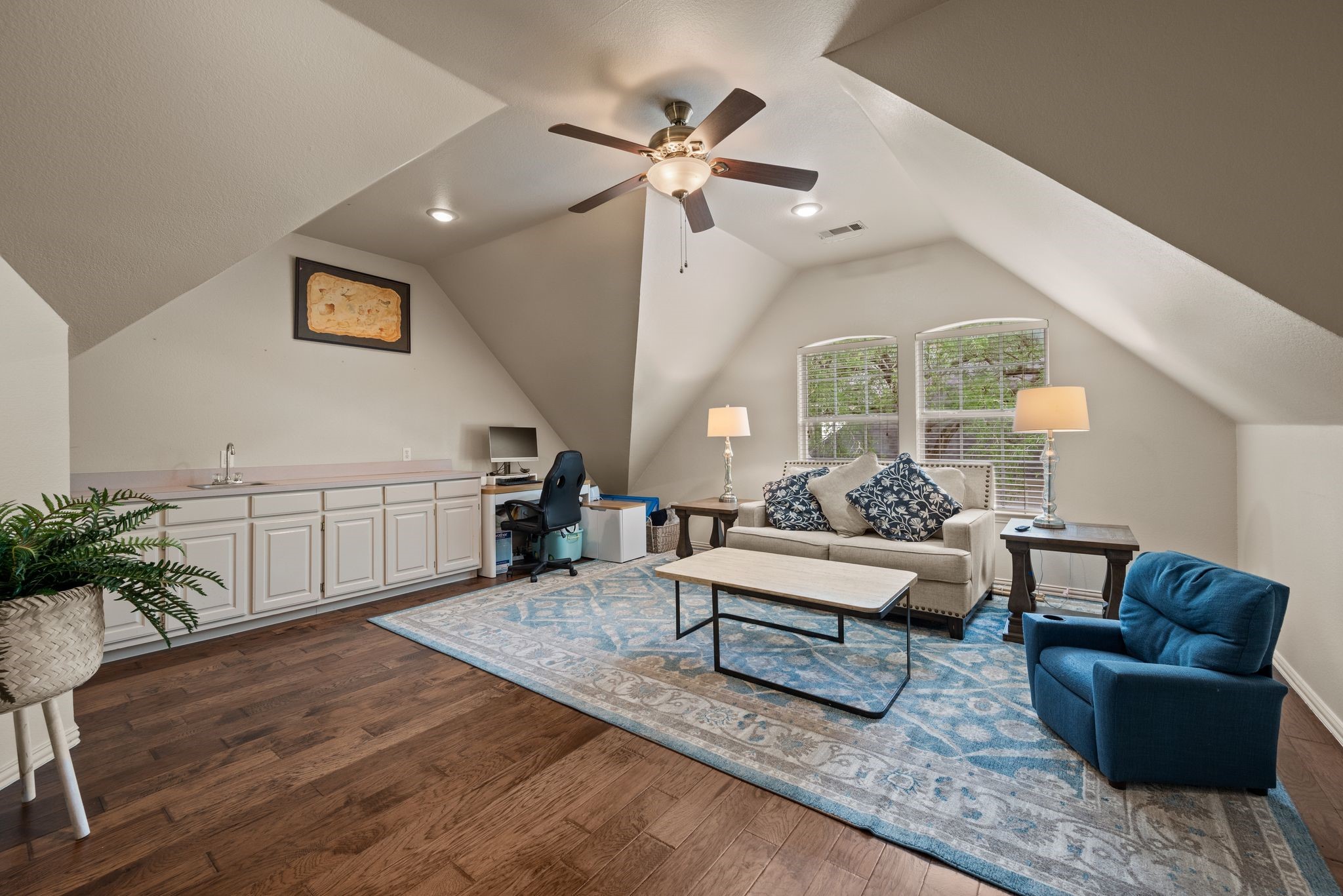 941 Canterbury Lane