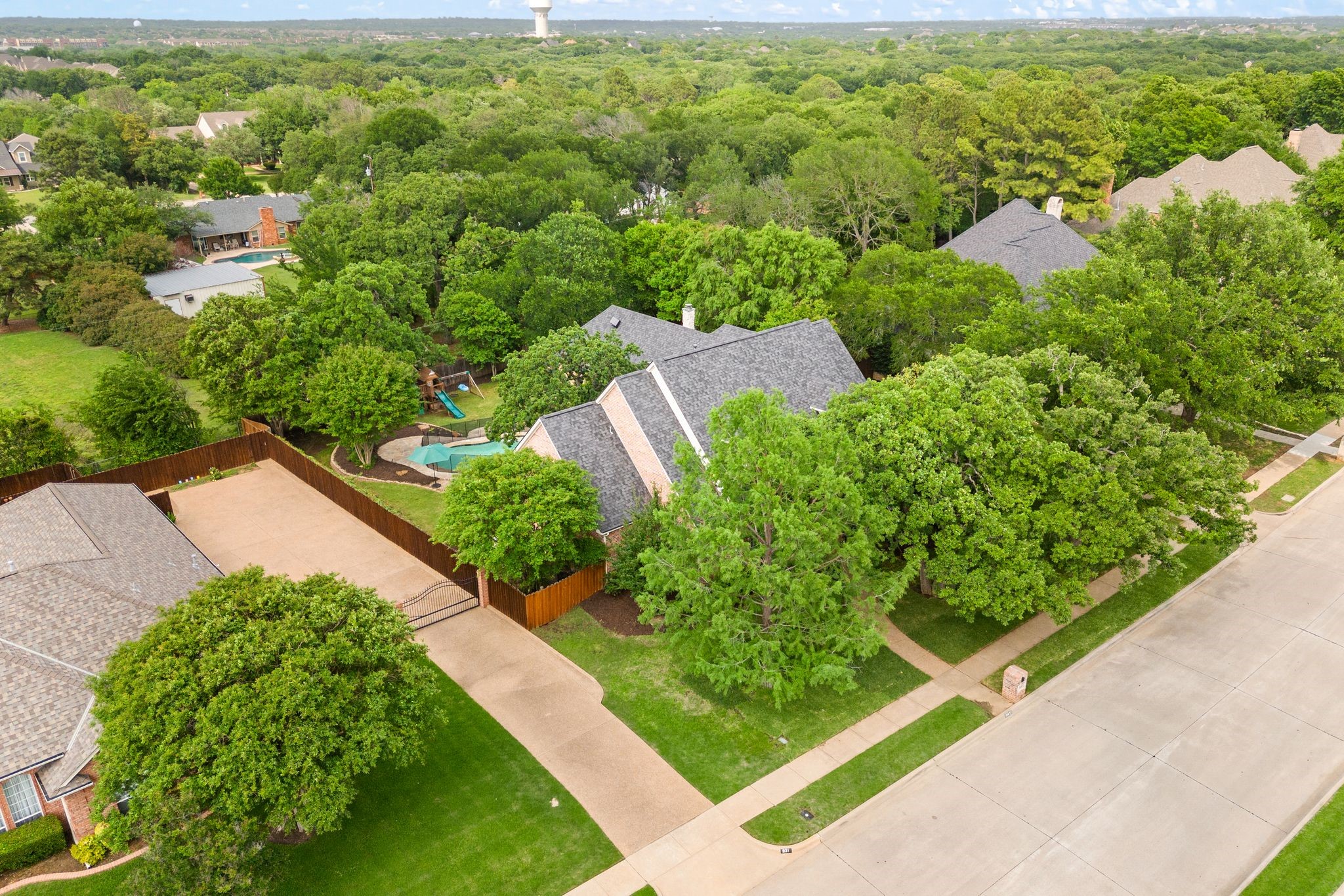 941 Canterbury Lane