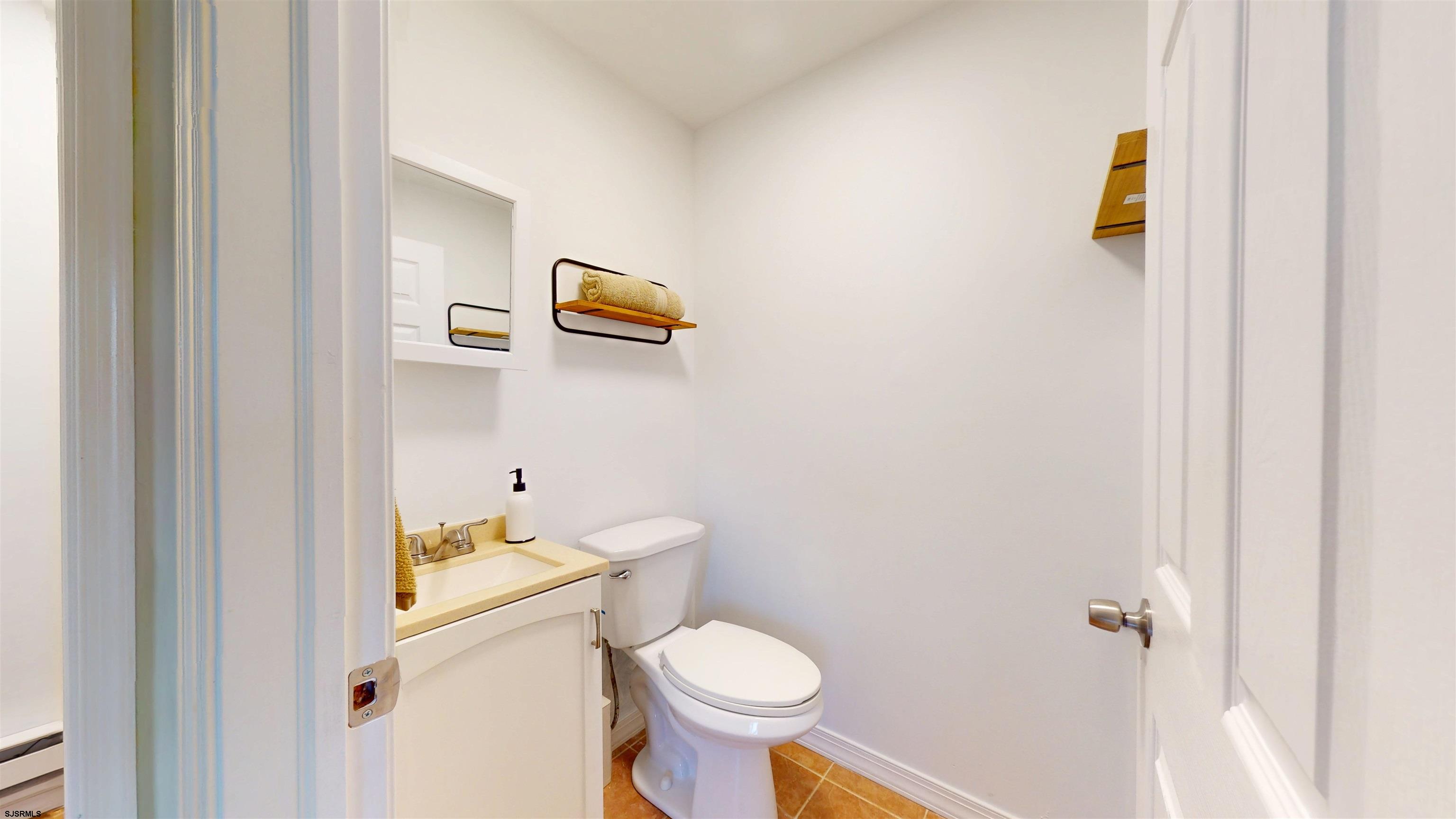 1203-7 Beach Ave E Ave Unit: 4