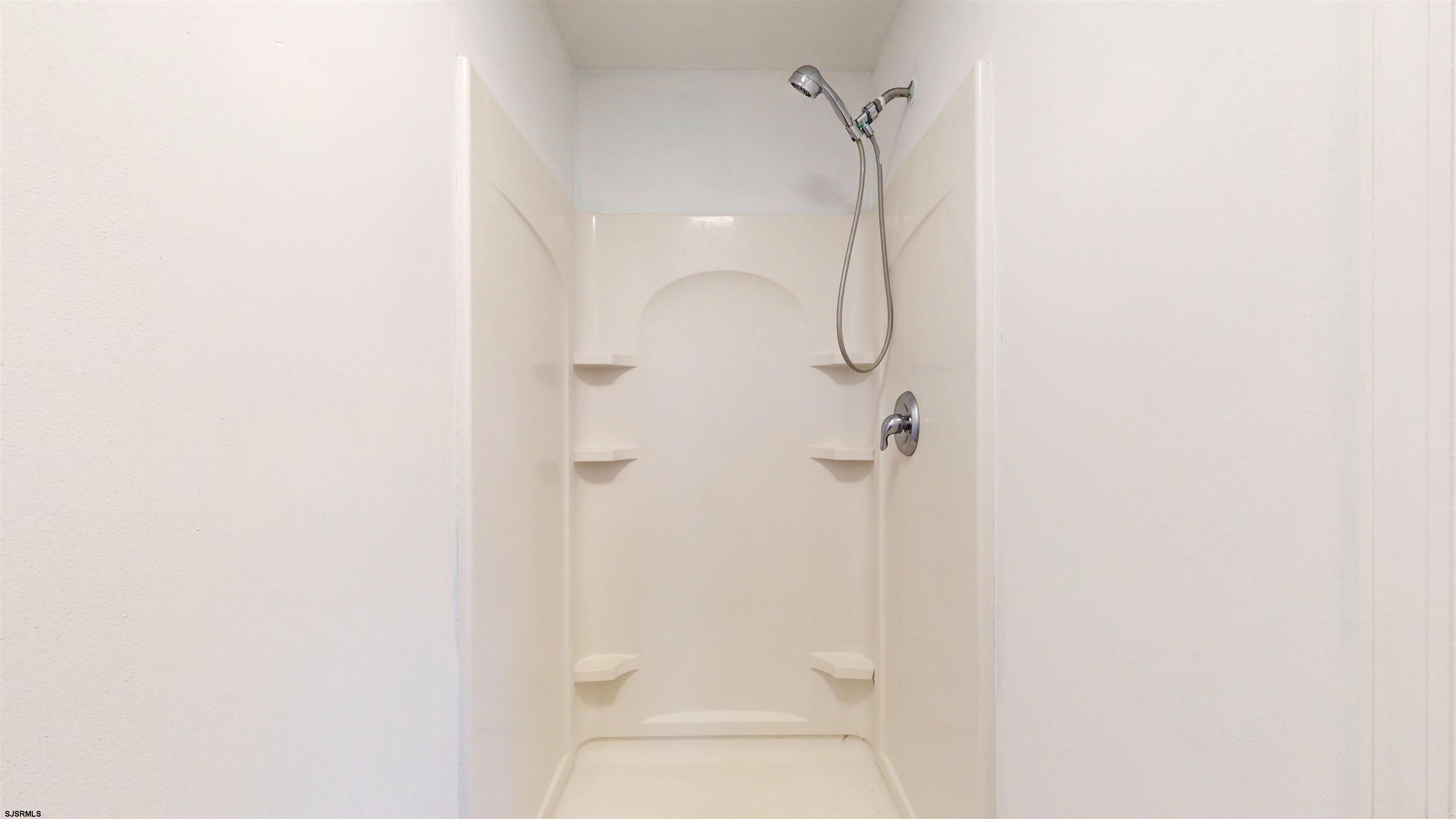 1203-7 Beach Ave E Ave Unit: 4