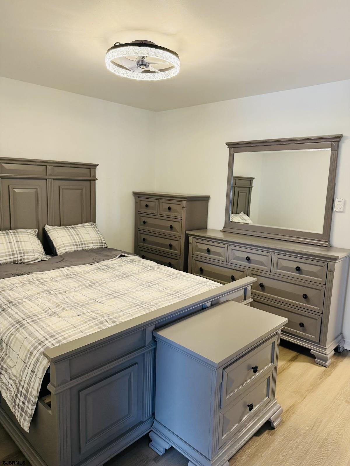 1203-7 Beach Ave E Ave Unit: 4