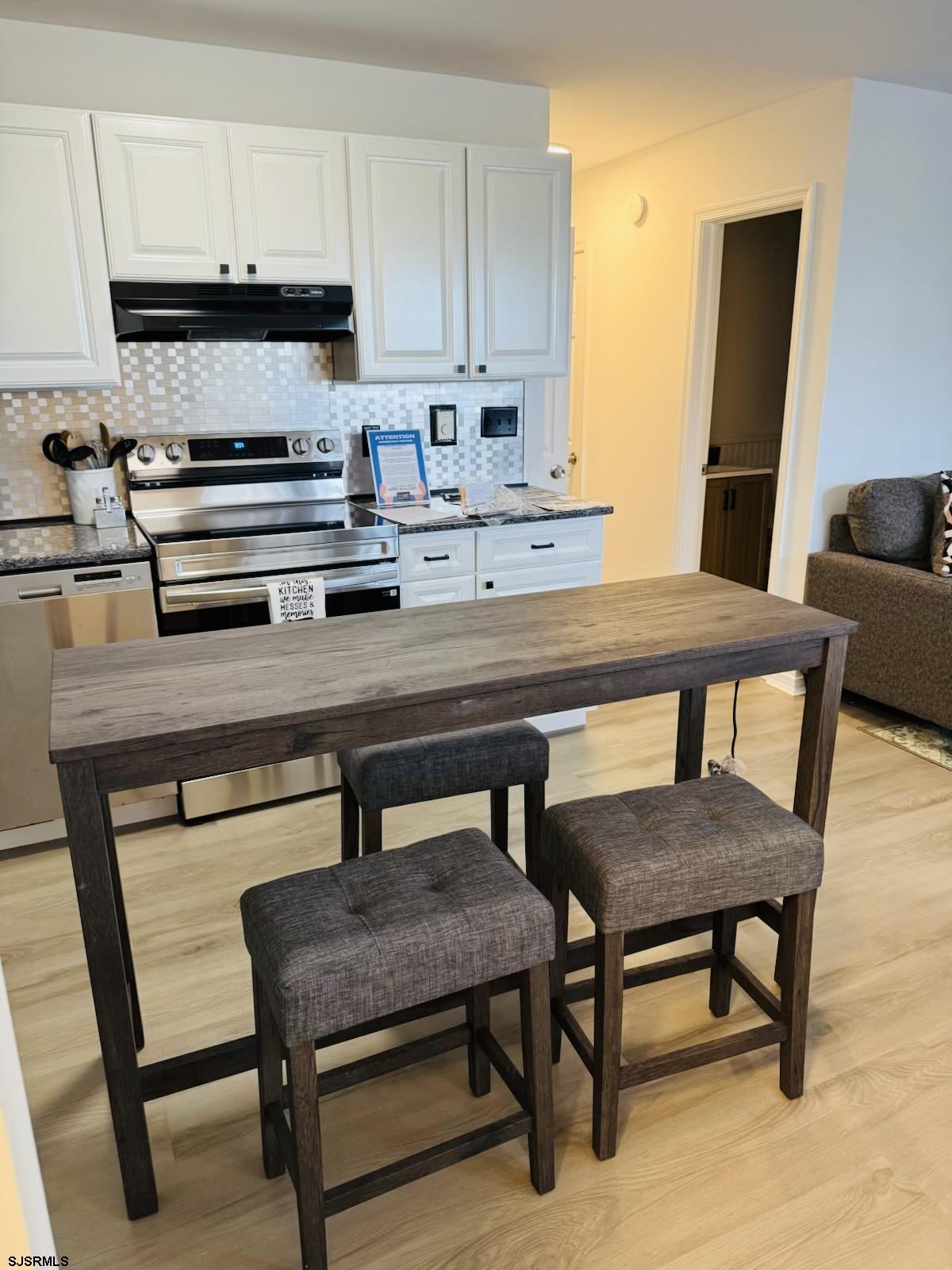 1203-7 Beach Ave E Ave Unit: 4