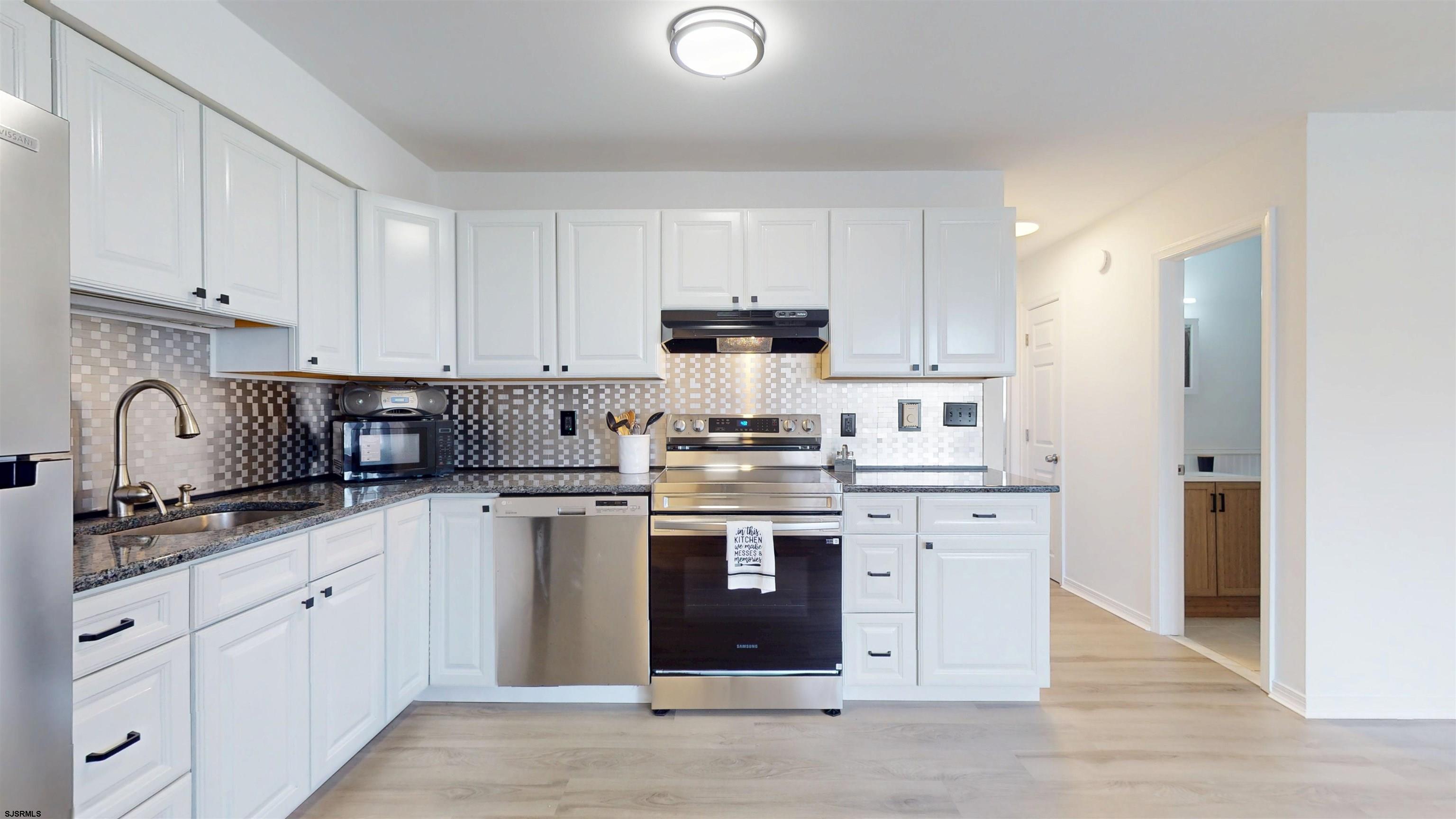 1203-7 Beach Ave E Ave Unit: 4