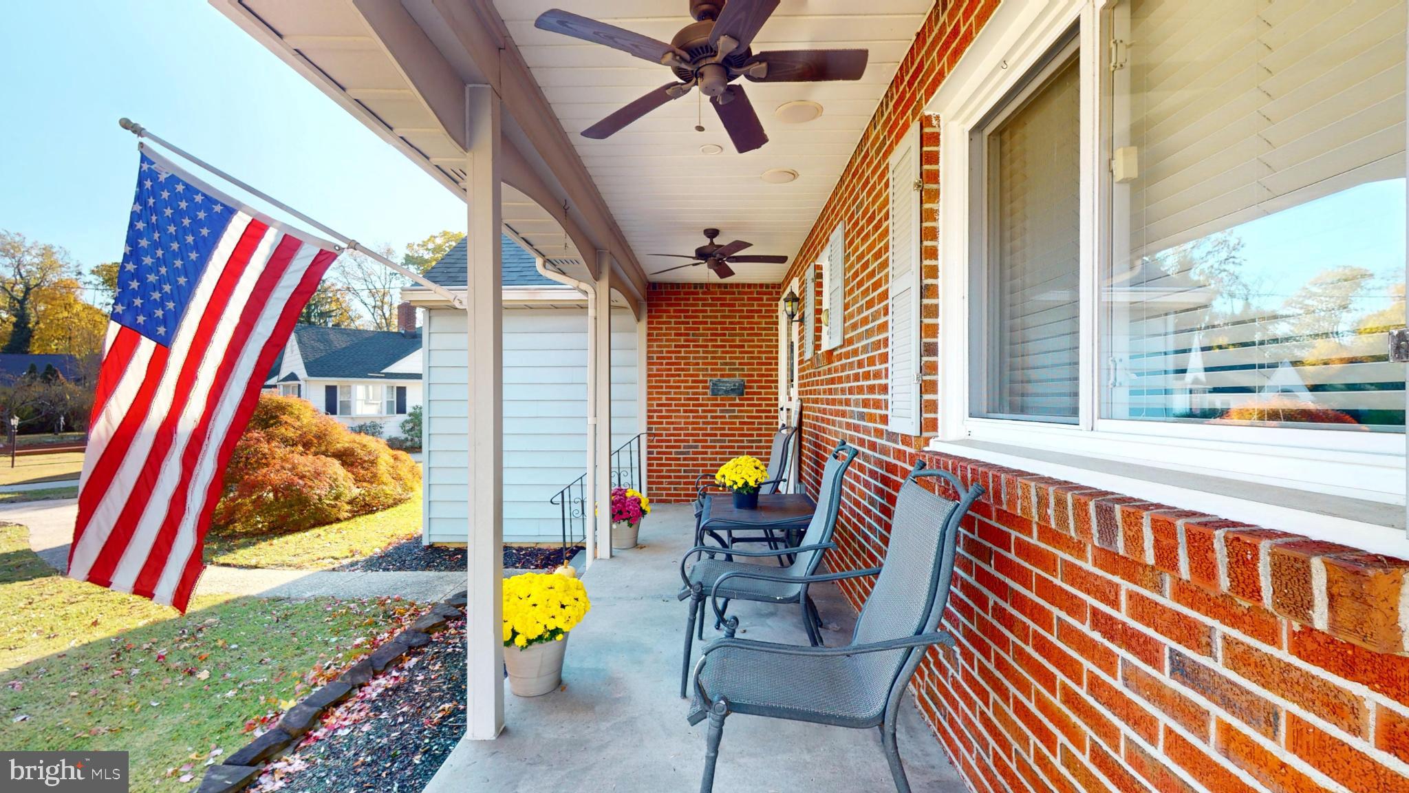 316 N WOODSTOCK DRIVE