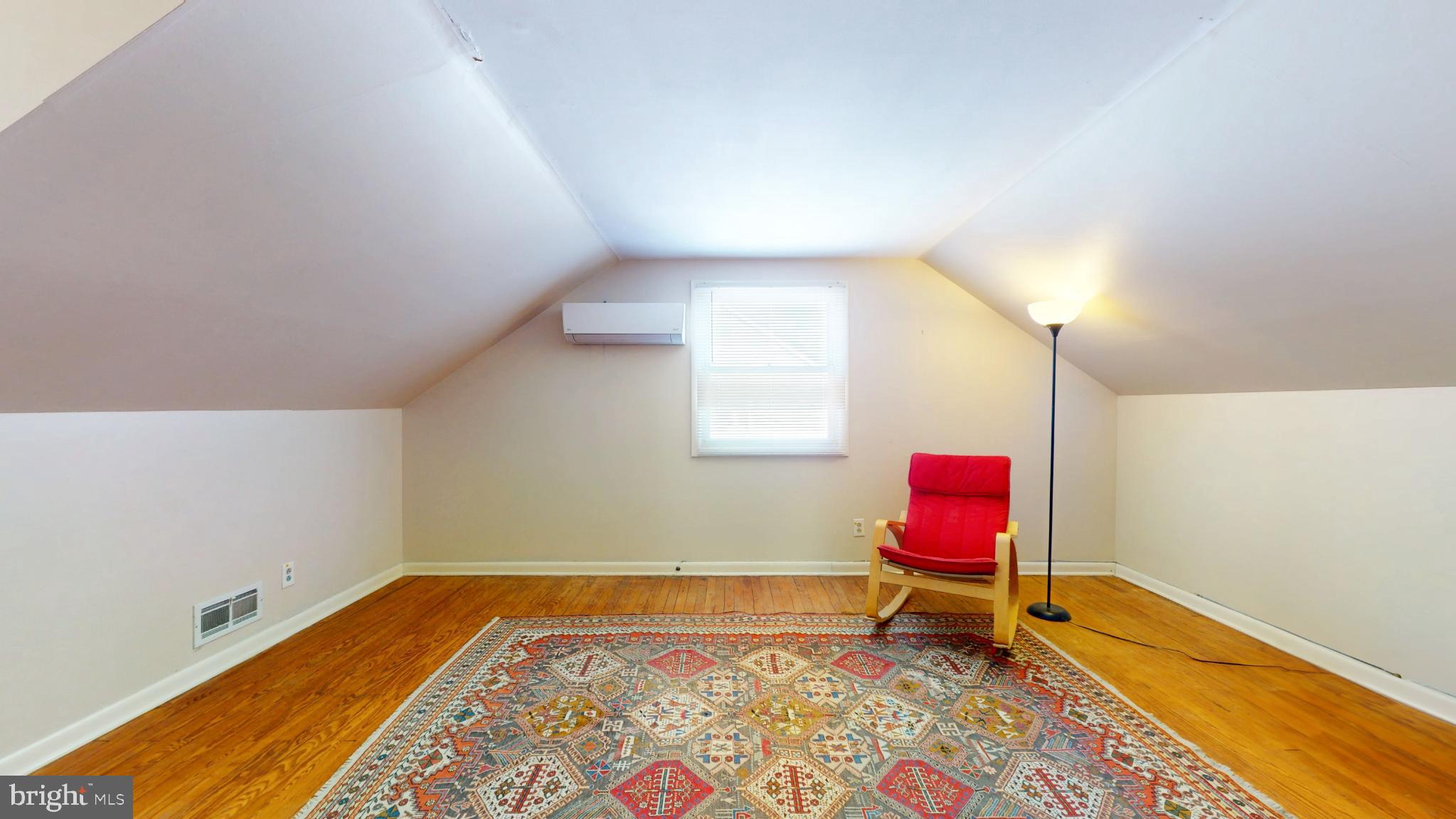 316 N WOODSTOCK DRIVE