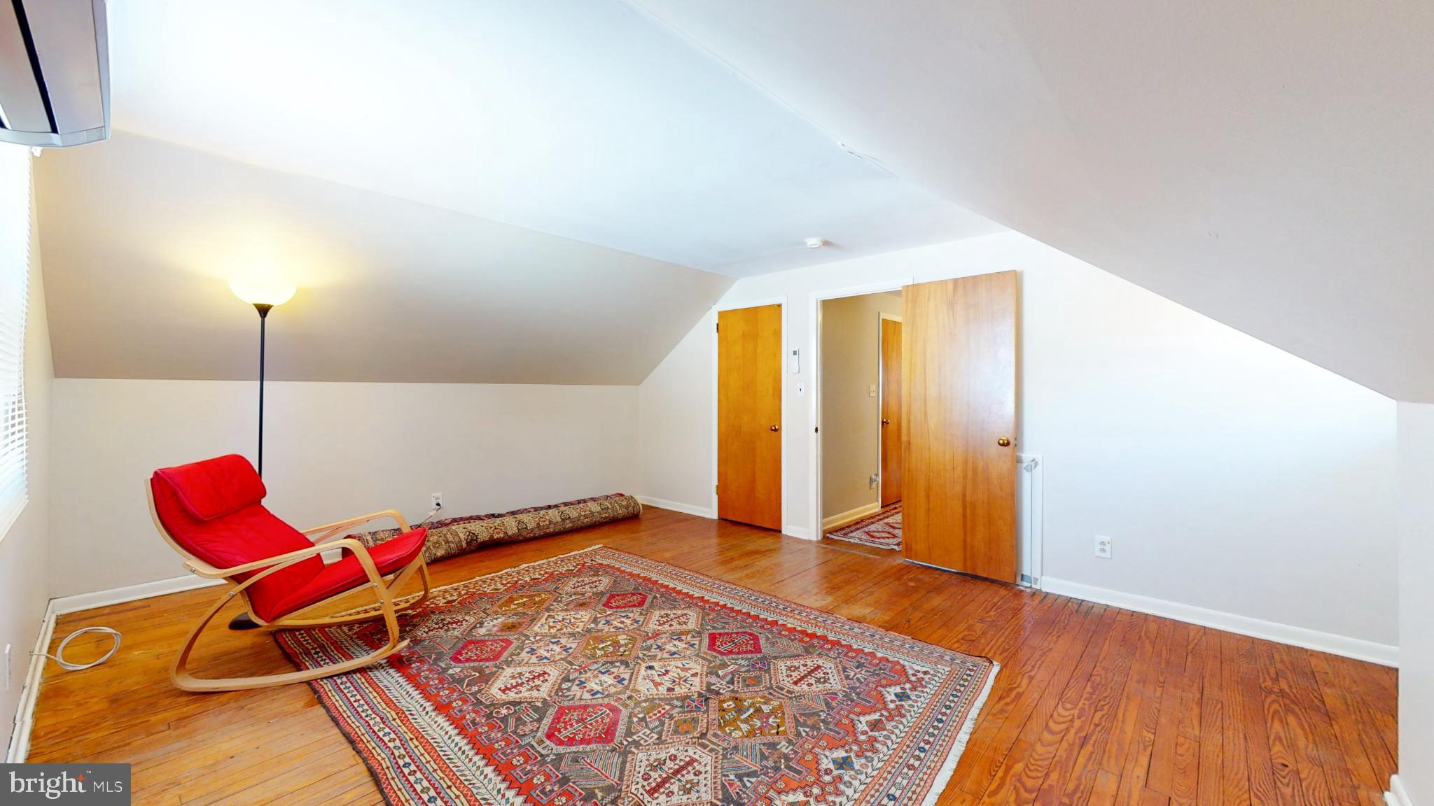 316 N WOODSTOCK DRIVE