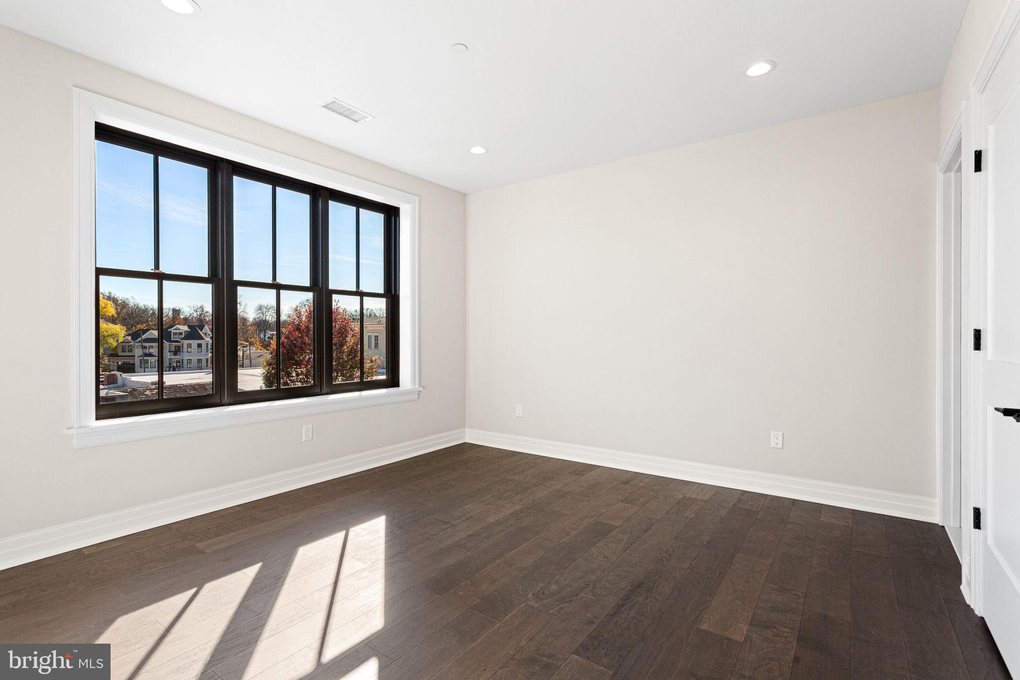151 KINGS HIGHWAY E A