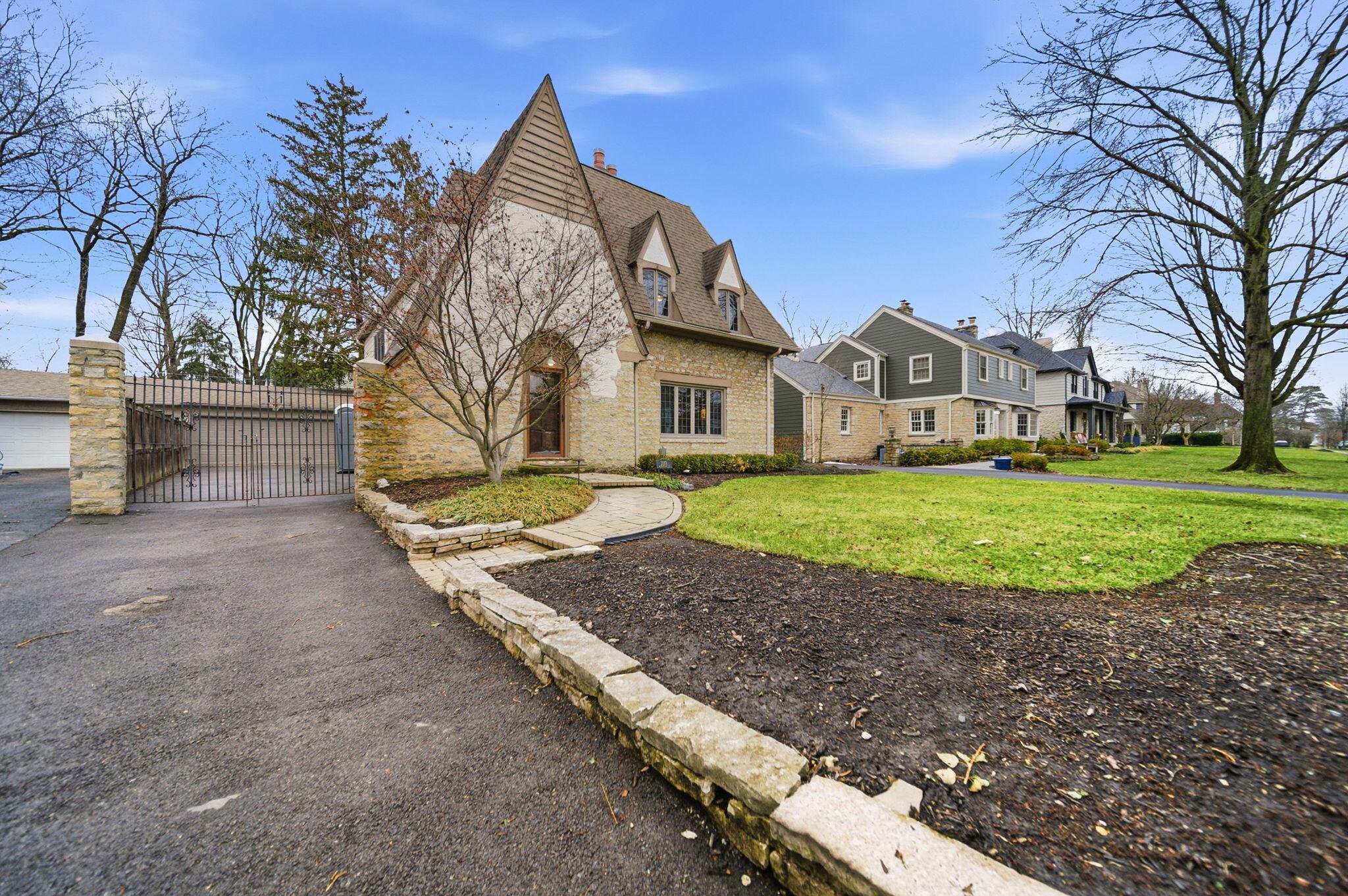 2378 Kensington Drive