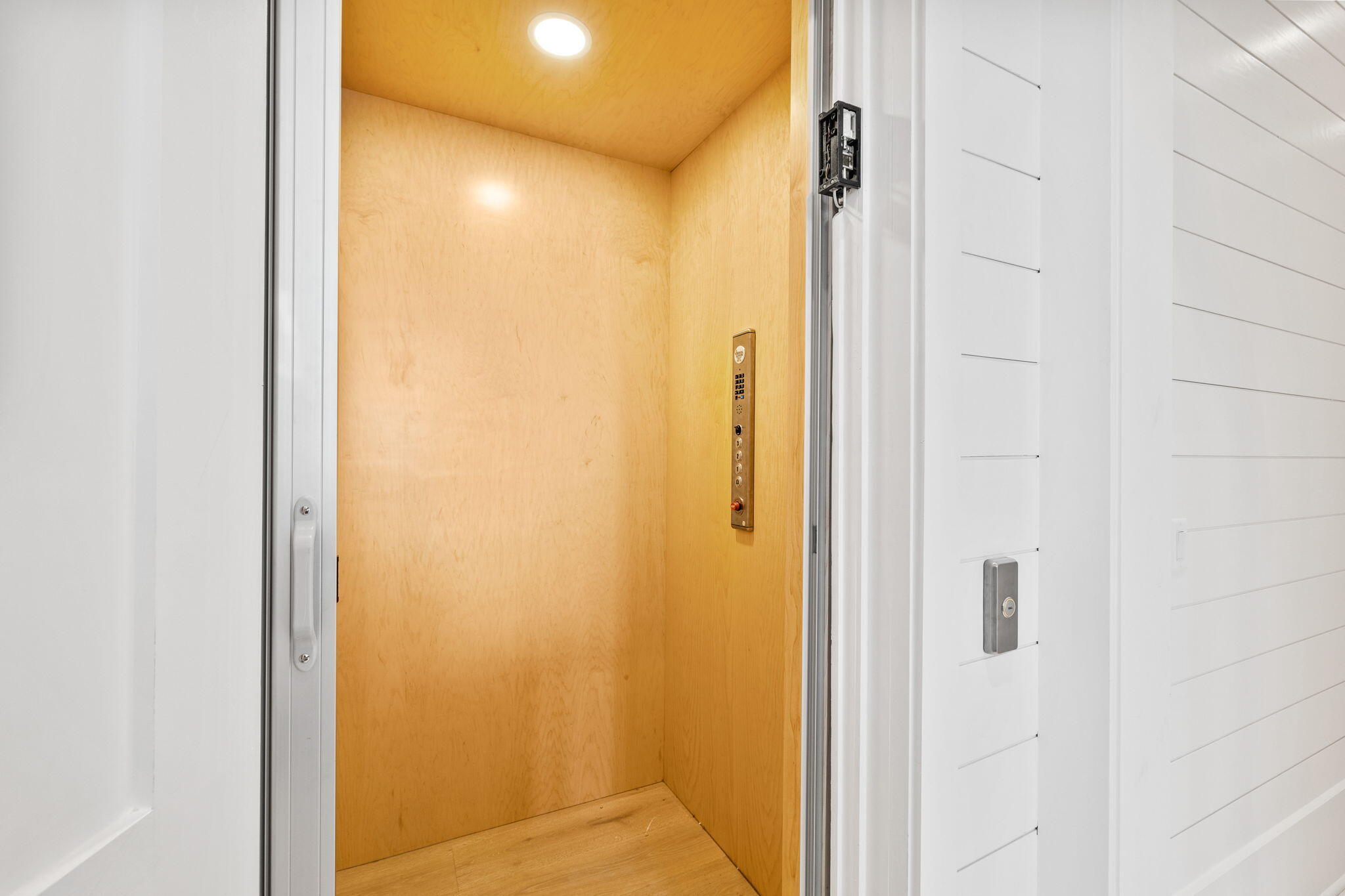 8103 E County Highway 30A