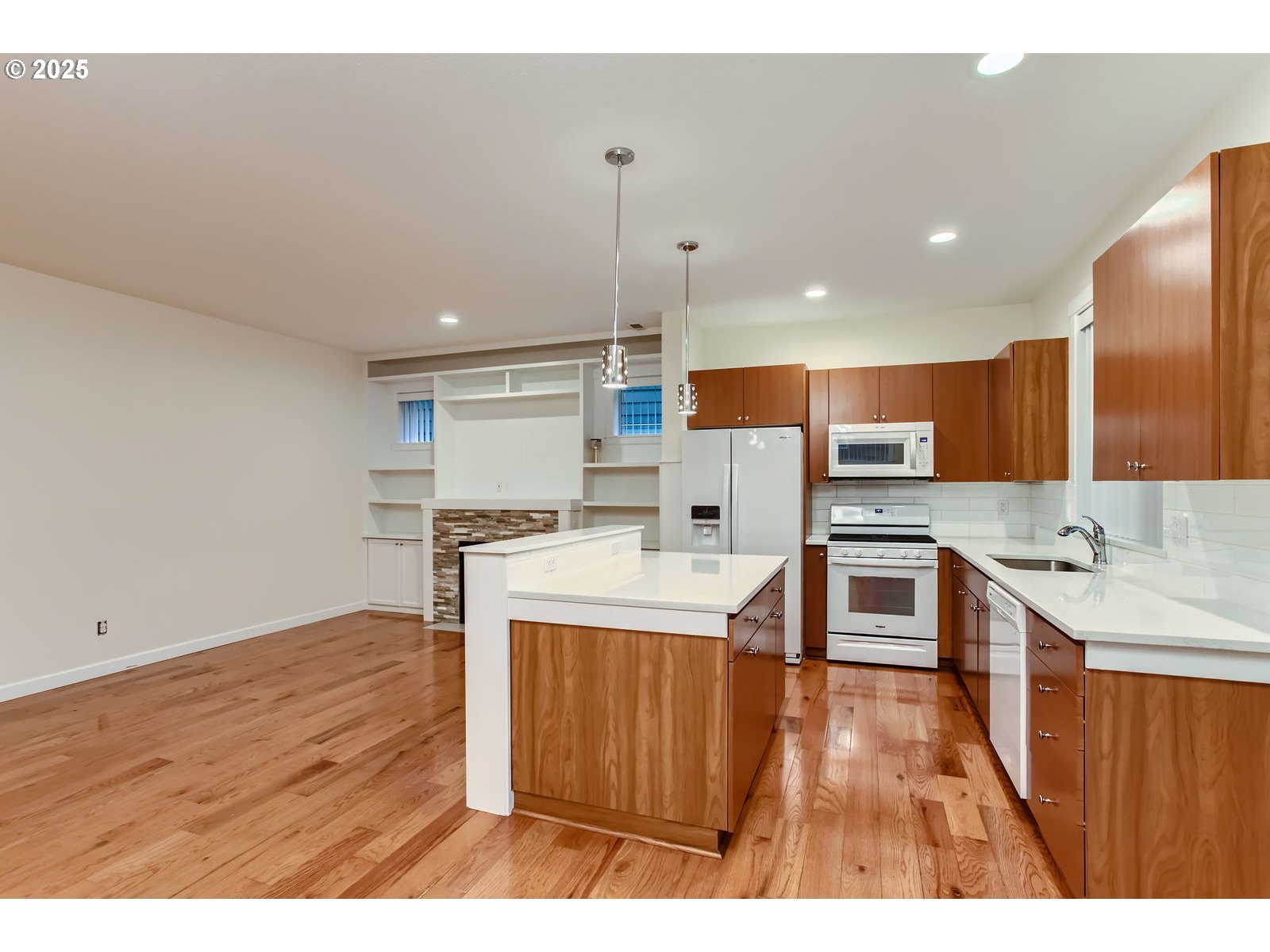 8006 SE SPORRI LN