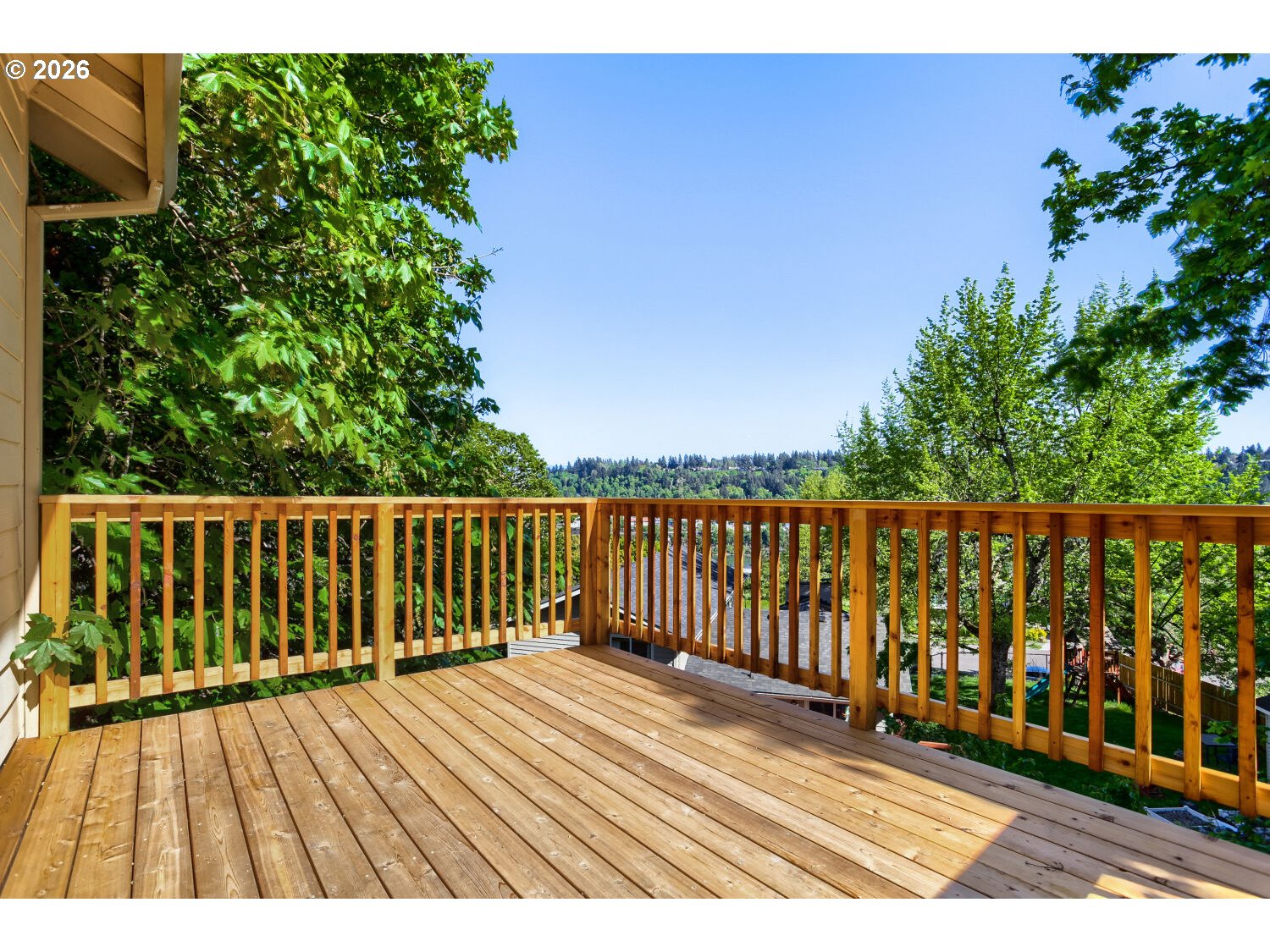 2020 SUNSET AVE