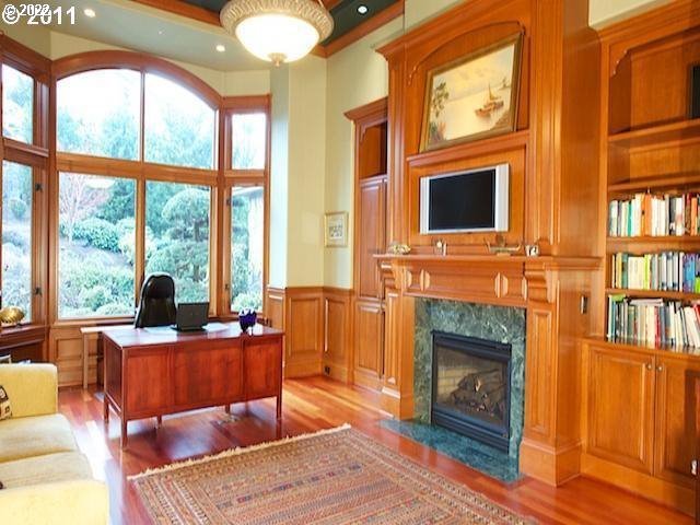 1186 CRESTLINE CT