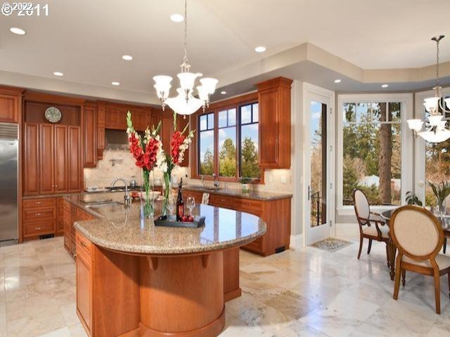 1186 CRESTLINE CT